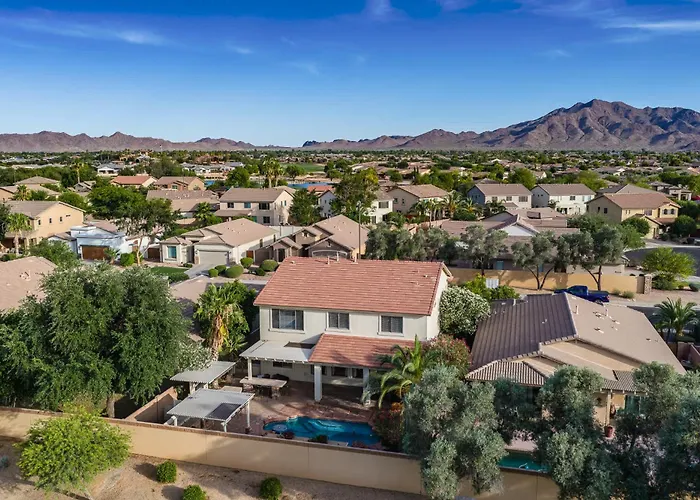 Spacious 5br W Pool For Getaway For Family Gilbert