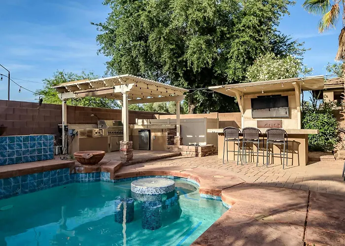 Holiday home Spacious 5br W Pool For Getaway For Family