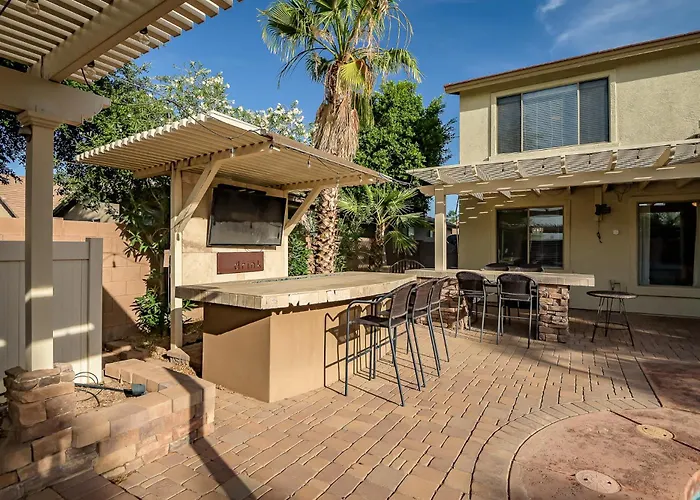 Spacious 5br W Pool For Getaway For Family Gilbert