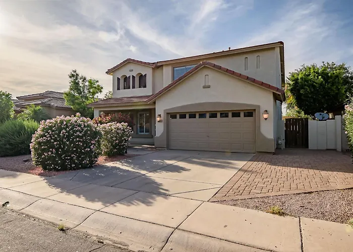 Spacious 5br W Pool For Getaway For Family Holiday home *