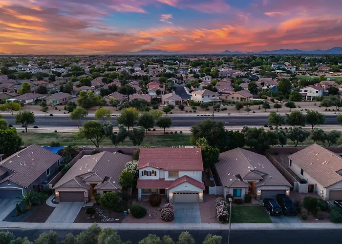 Spacious 5br W Pool For Getaway For Family Gilbert