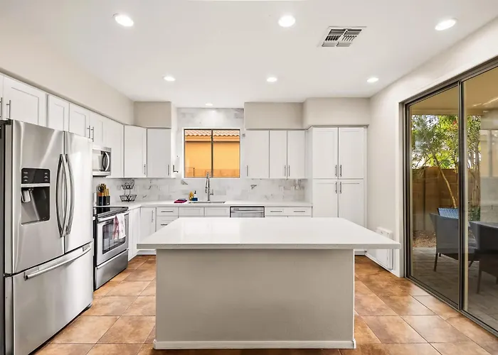 Spacious 5br W Pool For Getaway For Family *
