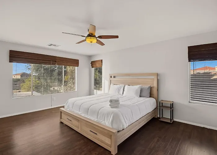 Spacious 5br W Pool For Getaway For Family Gilbert