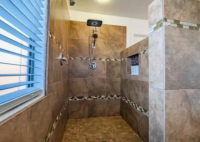 Spacious 5br W Pool For Getaway For Family Holiday home Gilbert