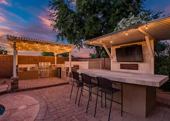 Spacious 5br W Pool For Getaway For Family Holiday home *